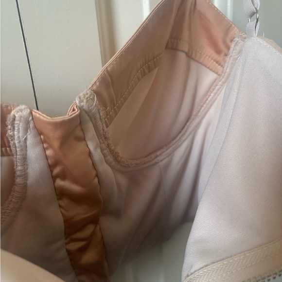 Elegant Peach Ruched Tank Top - Picture 7 of 7